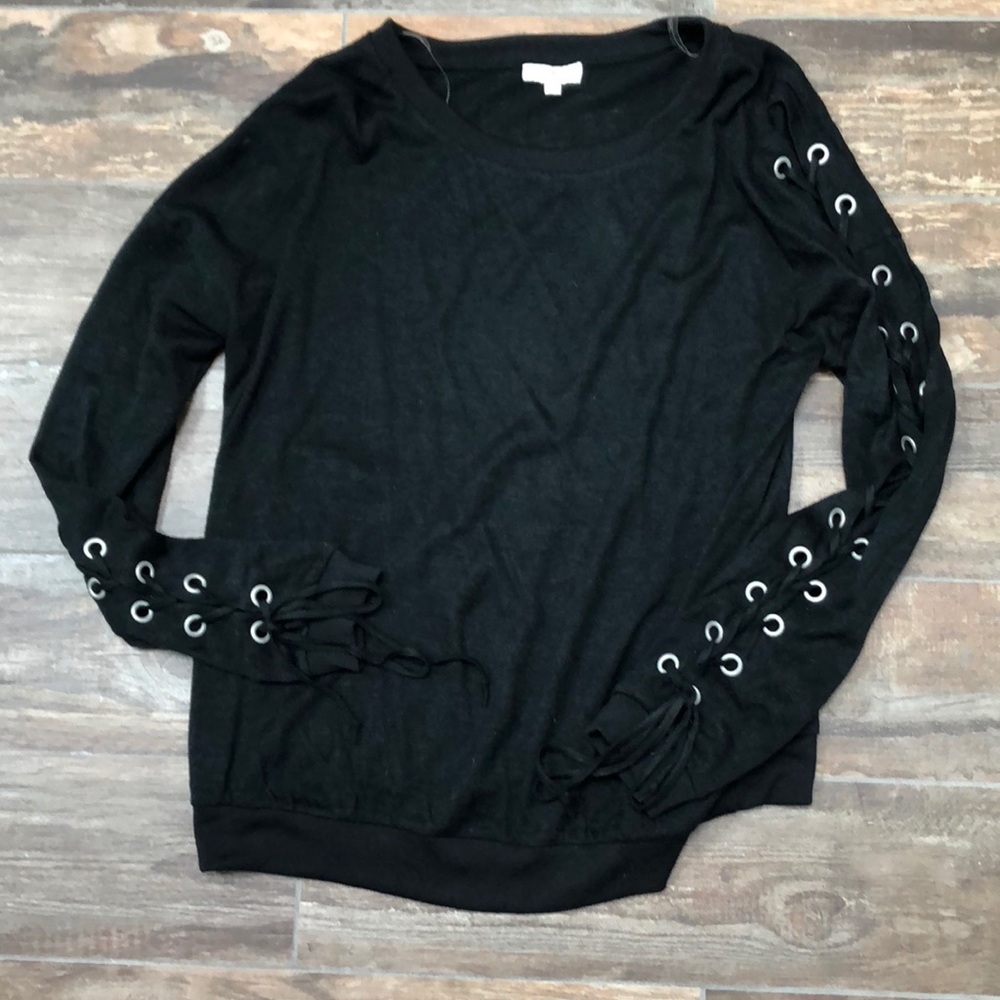 Umgee black eyelet long sleeve